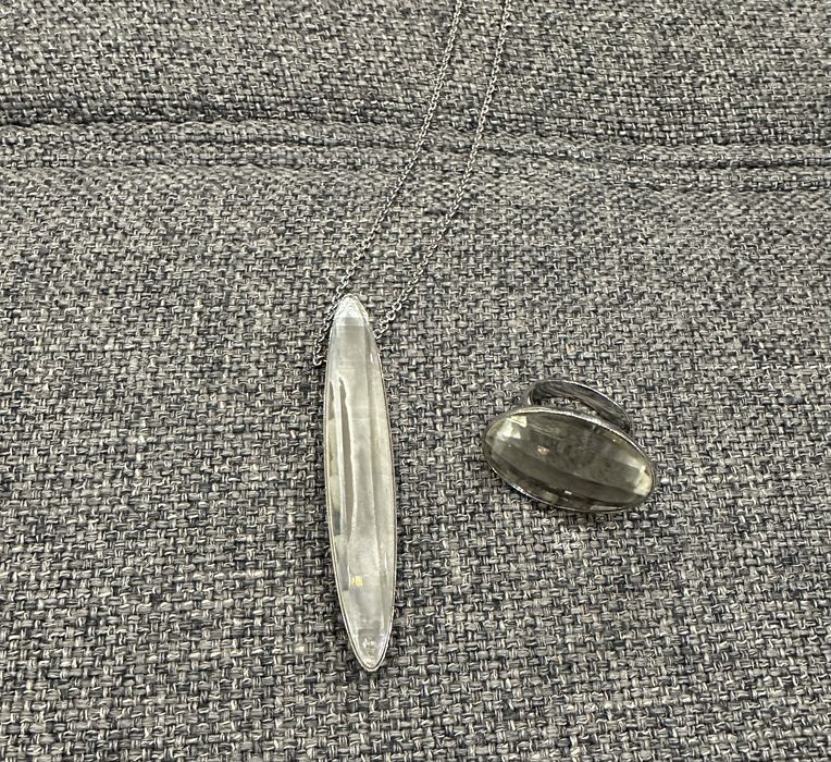 Колие и пръстен от кристал на Келвин Клайн