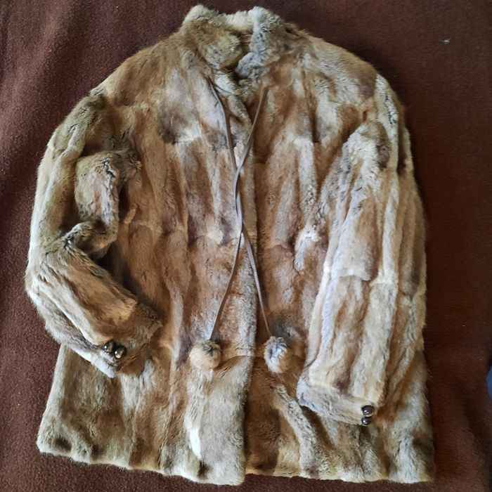 Vând haine de blana