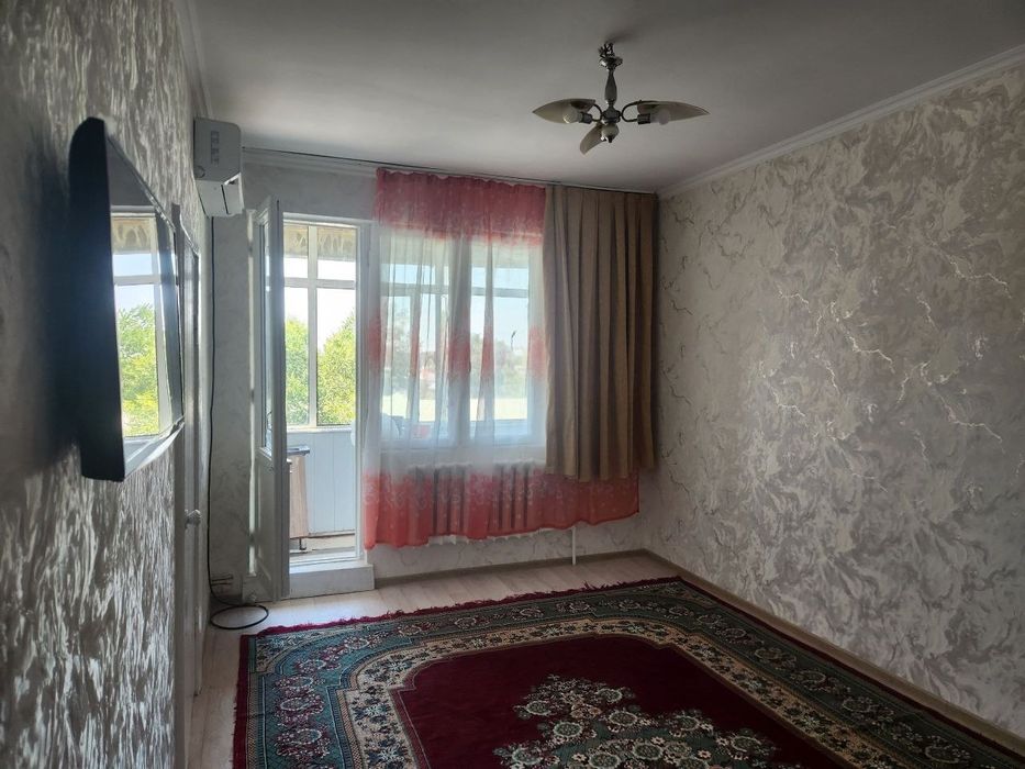 Максим Горький метро. Центр. Продаётся 1 квартира