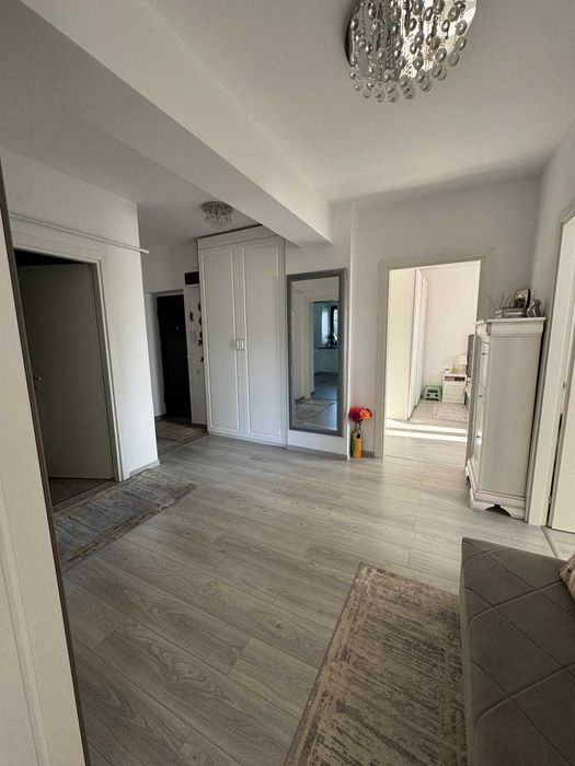 Vand apartament 3 camere