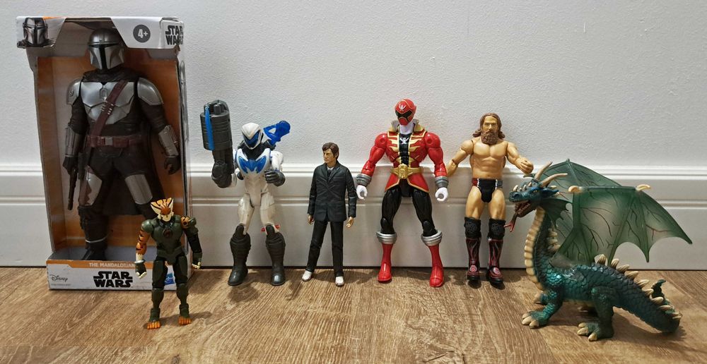 Lot 40 figurine: Marvel, DC, Star Wars, Gormiti, Pokemon, etc