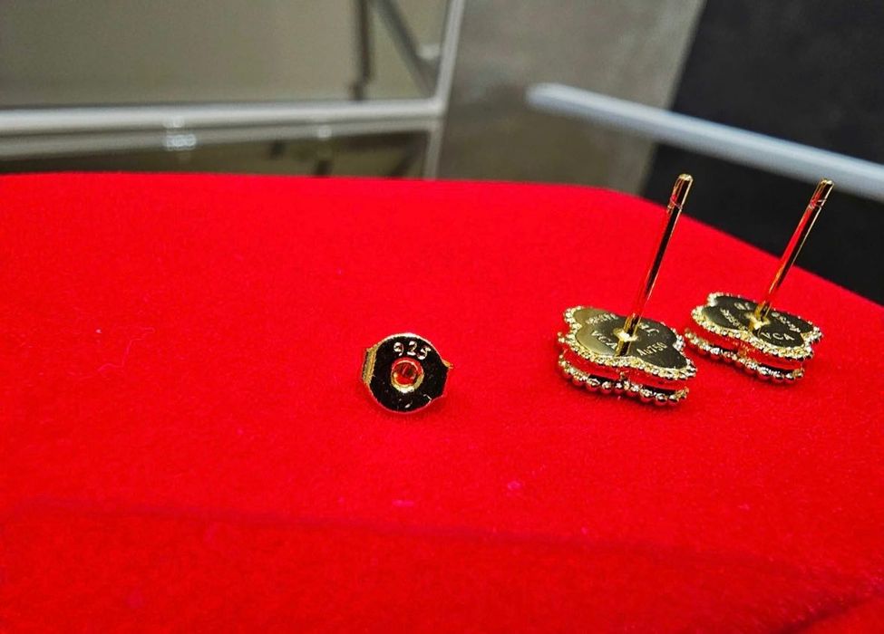 Van Cleef & Arpels обеци