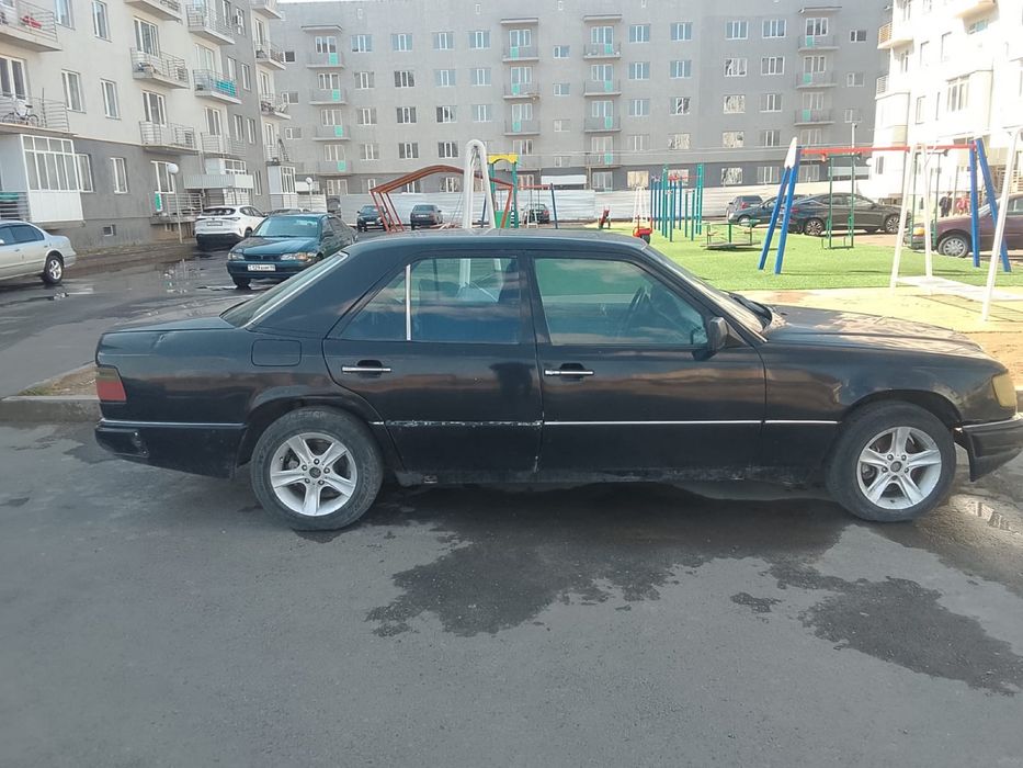 продам мерс 124 е260