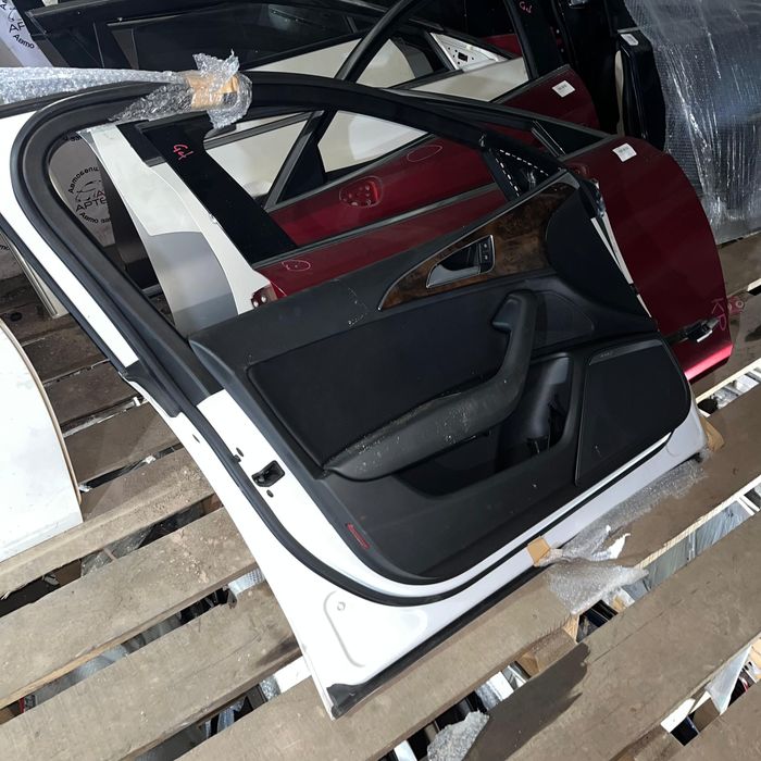 Передняя левая дверь Audi A6C7