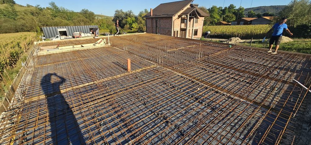 Executam case la roșu sau la gata