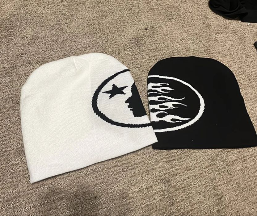 Шапка HellStar чёрная и белая