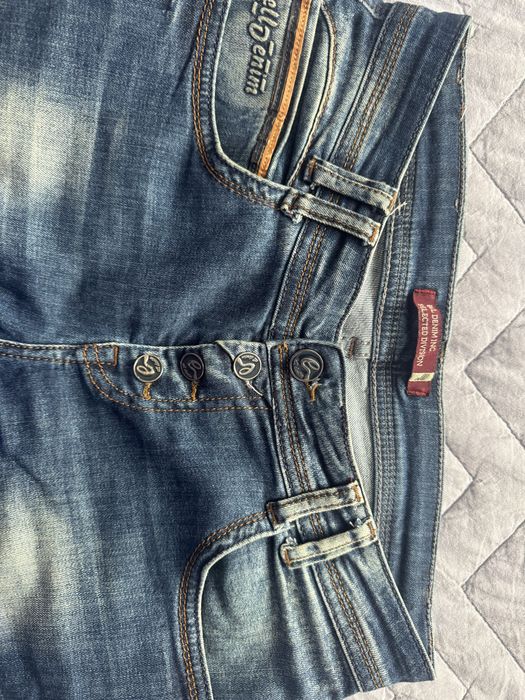 Модерни дамски дънки - размери S-M