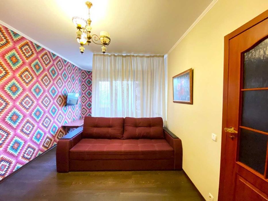 Дава се под наем Тристаен апартамент в София, Борово - 80 кв.м за 561 € - Снимка #2