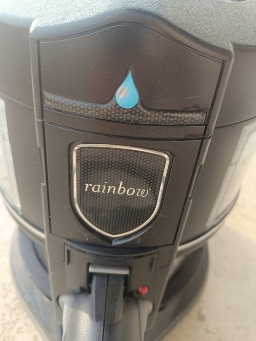 Rainbow E2     Тип: Сепараторный пылесос с аквафильтром для сухой и вл