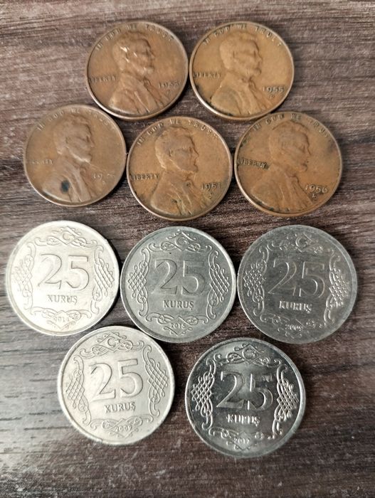 Купюры и монеты продам