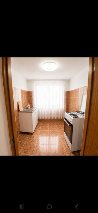 Apartament 3 camere 2 bai 70mp