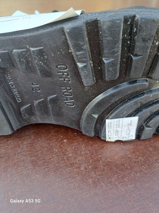 Продавам обувки "Кубинки ".