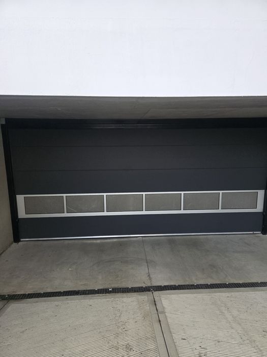 Usi de garaj/ usa tip rulou / usi din aluminiu vopsit în câmp electros