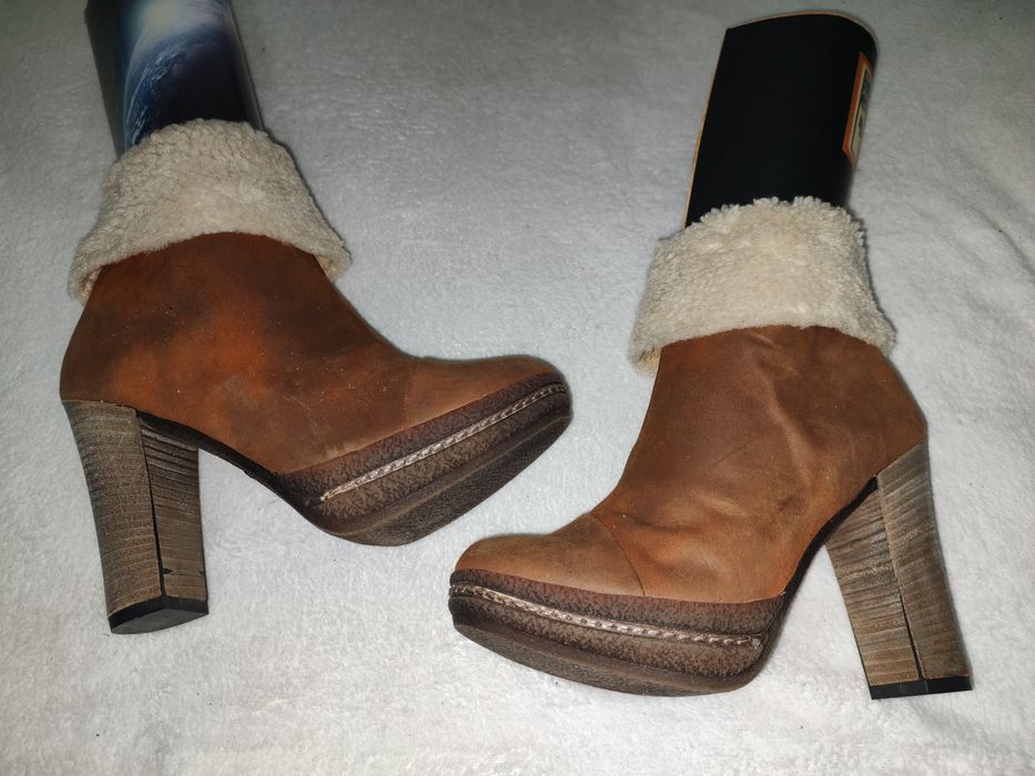 BOTINE damă,din piele naturală,cu blană.Calitate italiană.