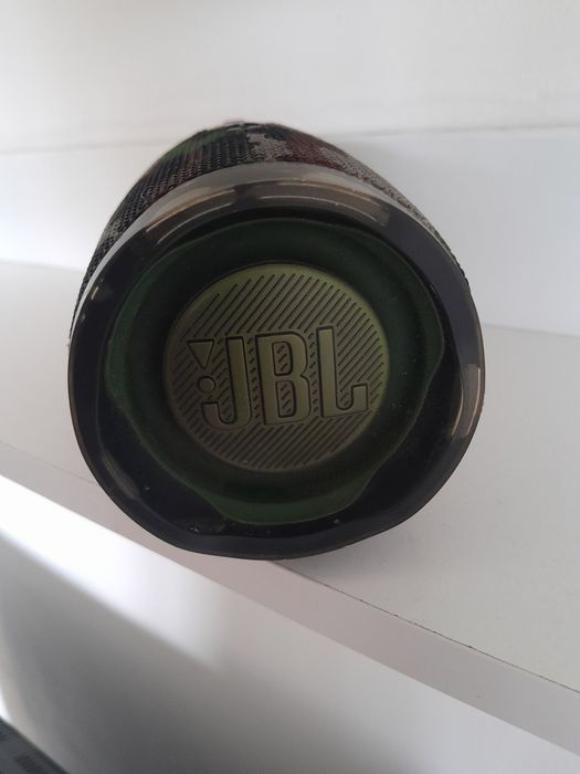 Jbl charge 4 добро състояние