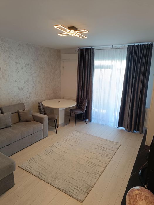 Inchiriez apartament doua camere decomandat