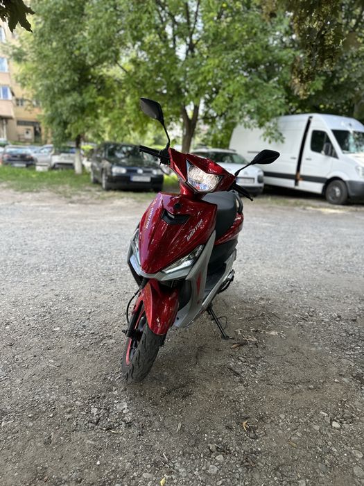Vand scuter 50cc, barton scalpel, 1100 km ca nou.