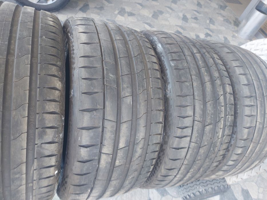 255/35R19 Continental дот 1122