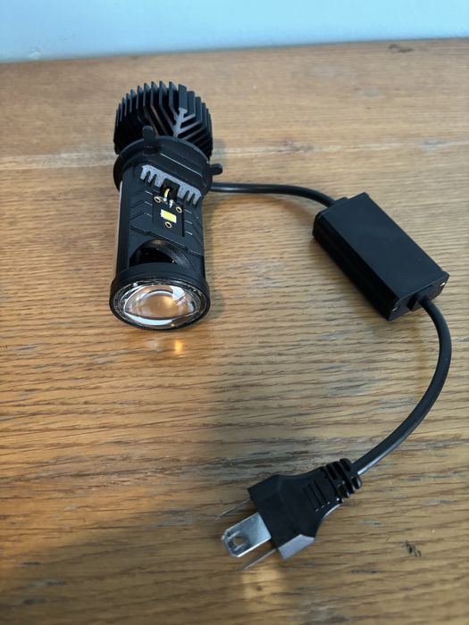 Bec cu led h4 pentru motocicleta