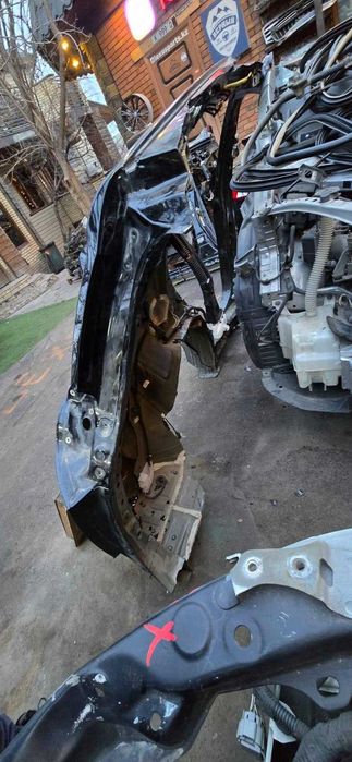 Заднее левое крыло Rav4