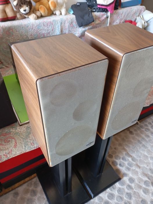 Vând boxe Isophon,rezervate