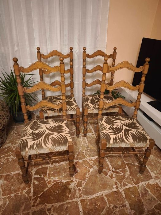 Scaune și mese Italia