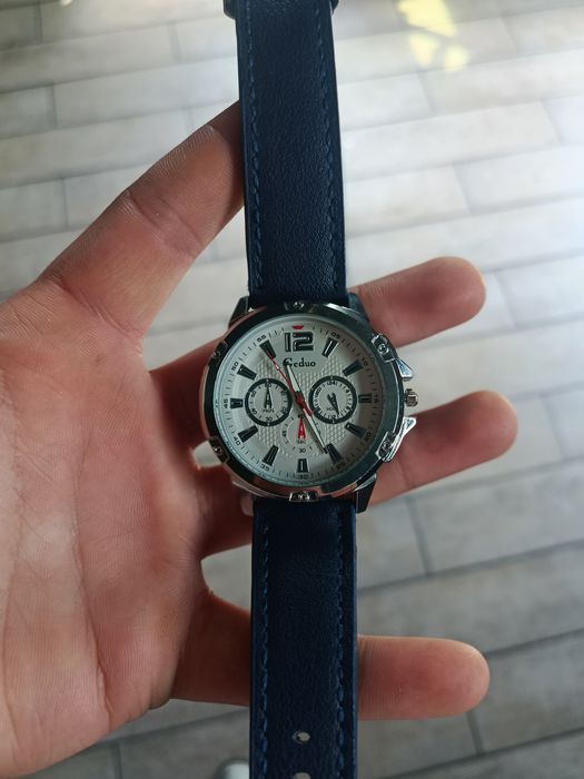 Сагат сатылады а