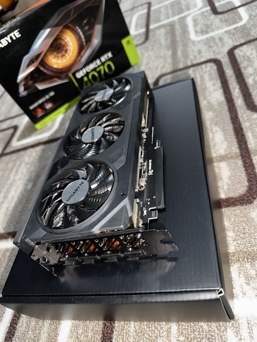 Placa Video Gigabyte RTX  4070 Windforce OC 12 GB