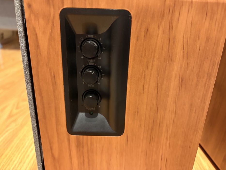 Vand boxe Edifier model R1280T de 42 watt