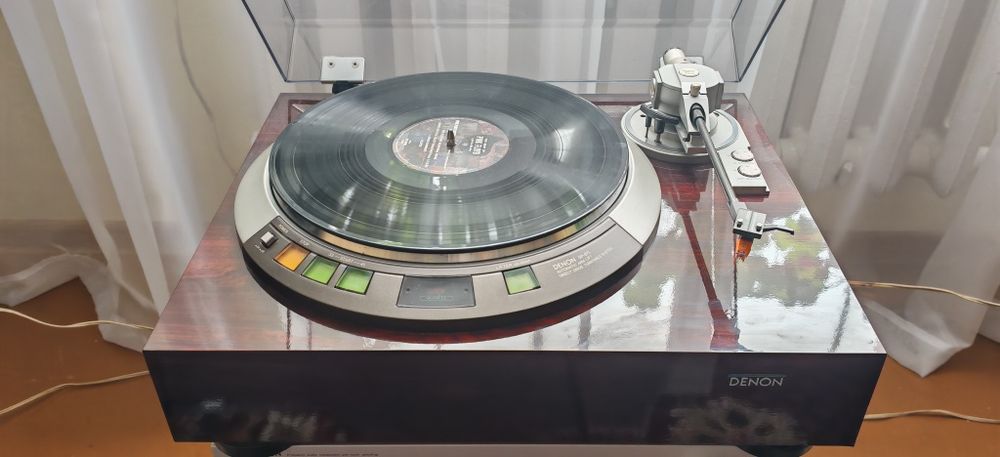 Проигрыватель Denon DP-67L