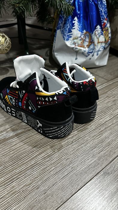 Кроссовки на мальчика