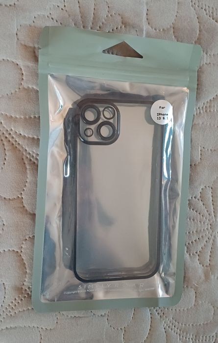 Калъфи за iPhone 13