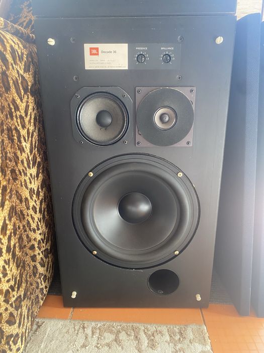 Boxe jbl decade 36model L36 serial 15791