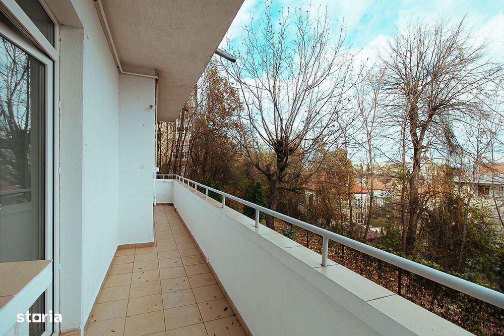 Ultracentral, drumul spre Cetatea Brașovului,  pet friendly.