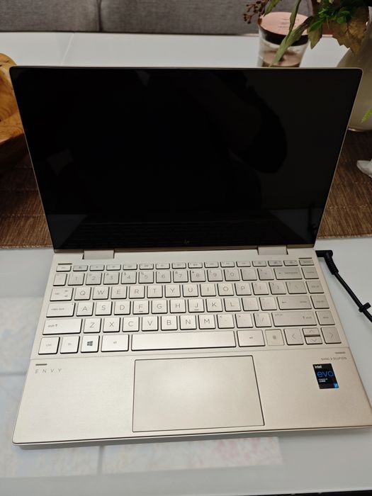 Лаптоп 2 в 1 HP Envy x360 13.3 i7-1165G7 512 NVME
