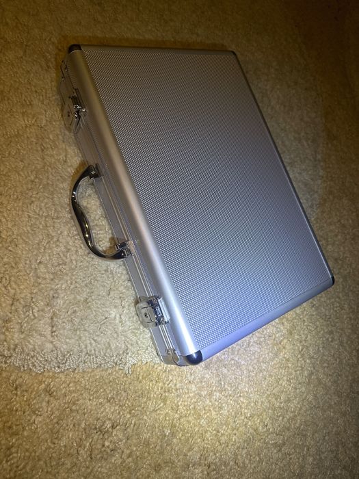 ОБМЕН - для часов чемодан хранение перевозка