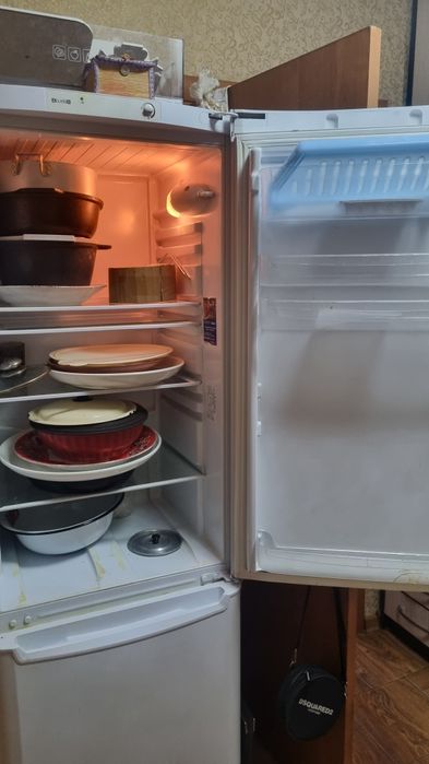 Продам холодильник INDESIT