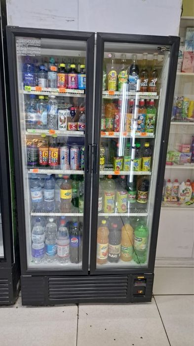 Продам витринный холодильник