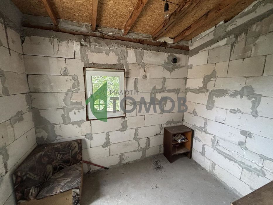 Двуетажна къща на плоча в кв. Самара 1