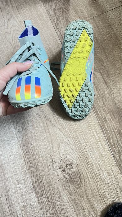 Ботинки для футбола 31 рр и 33 рр