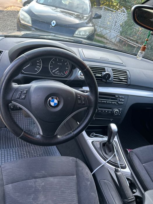Vând BMW Seria 1 118i Facelift (2008) | 2.0 Benzină 143 CP | Automat
