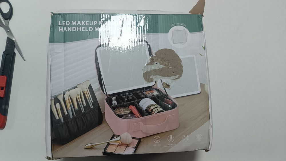 косметичка с зеркалом