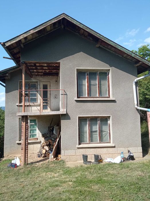 Вила във с.Владо Тричков, местността Калугерица