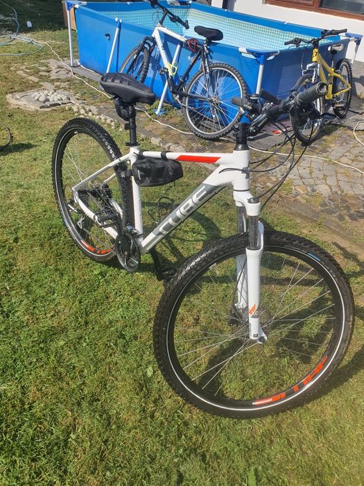 Bicicletă MTB Cube Aim Race – Frâne Hidraulice – Echipată complet,