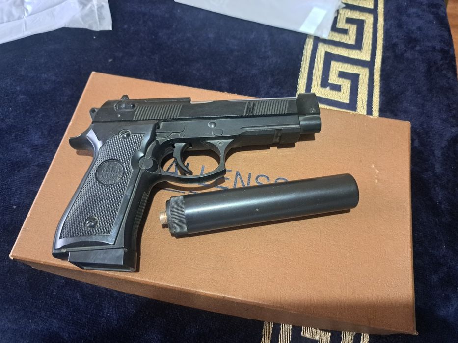 Игрушечный пистолет фирмы P.BERETTA