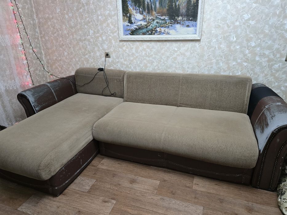 Диван фабрики янтарь