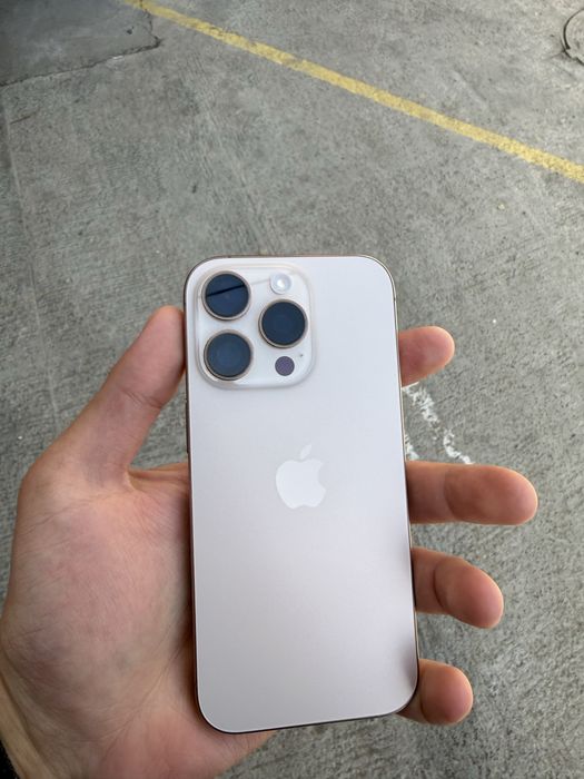 Apple iPhone 16 Pro Desert