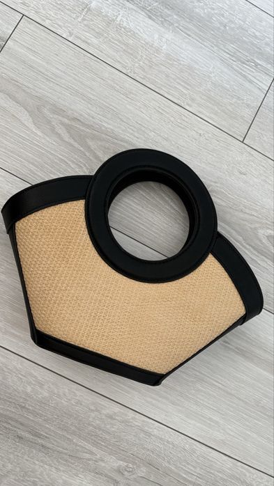 Малка стилна дамска чанта H&M