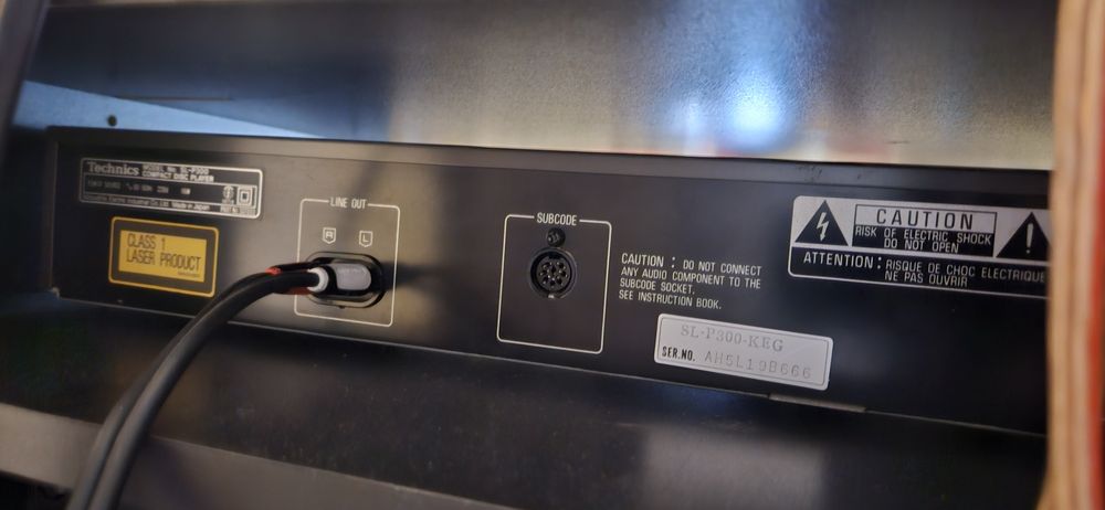 Cd player Technics SL P300 cu telecomandaAUDIOFILI