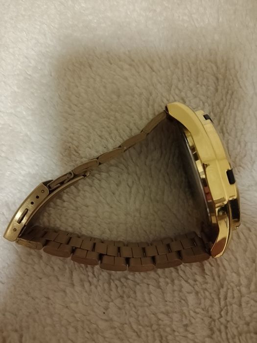 продам часы золотые